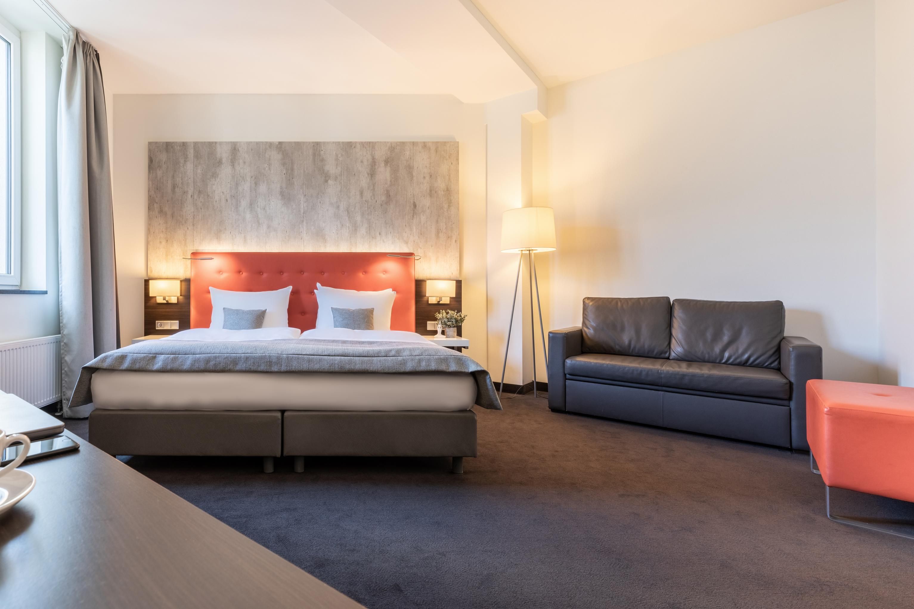 Queen Standard mit Sofa Bed