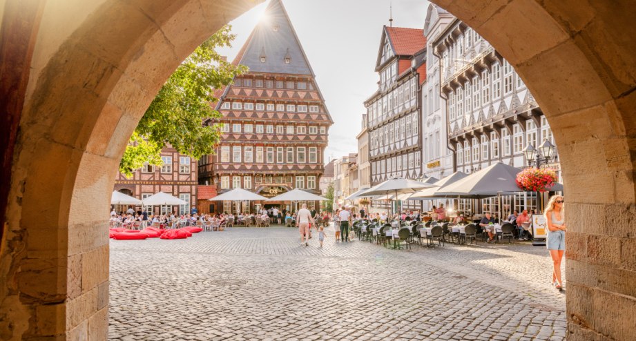 Knochenhauser Amtshaus auf dem Marktplatz von Hildesheim. - BAHNHIT.DE, © Hildesheim Marketing GmbH, Foto Dagmar Schwelle