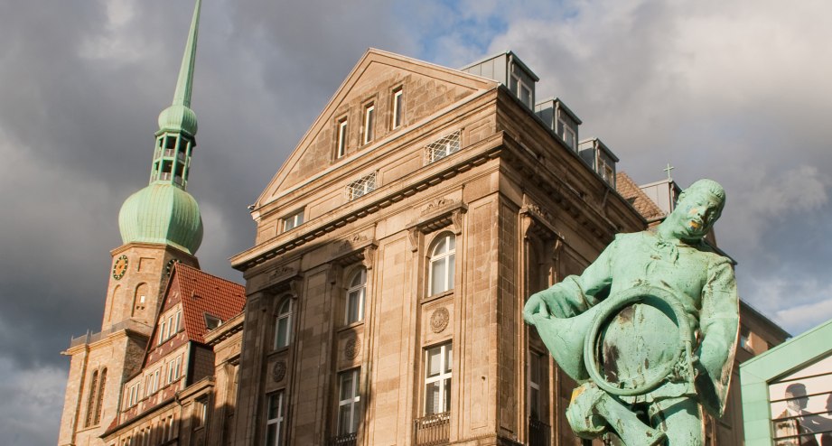 Dortmund Gebäude und Statue, © Getty Images Andreas Weber