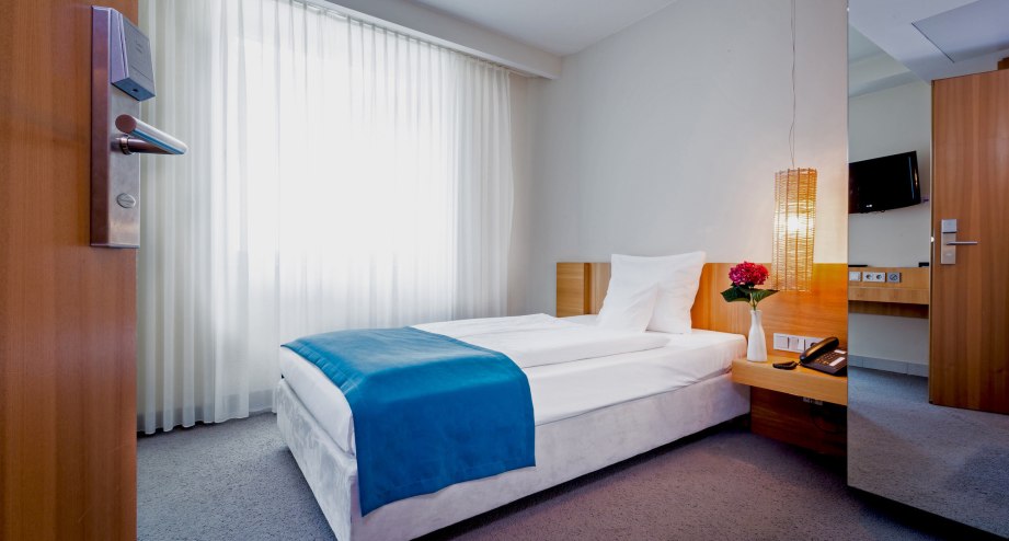 Zimmer, © Lindner Hotels AG für das Lindner Hotel Am Ku‘damm, Fotograf: Dennis Wartenberg