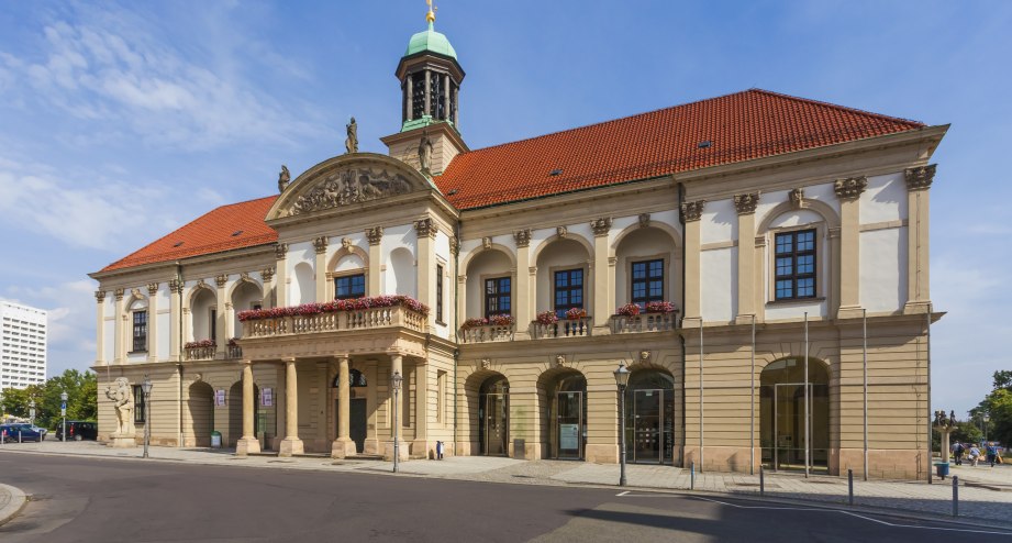 Magdeburg altes schickes Gebäude, © Getty Images Westend61 / Werner Dieterich
