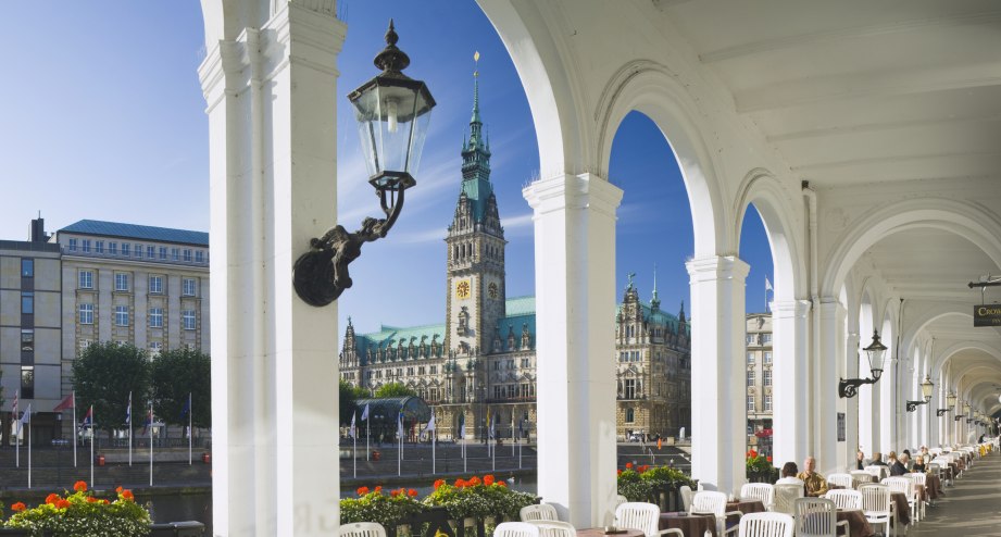 Hamburg Alster Arkaden, © Getty Images, Jon Hicks