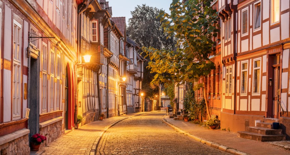 Fachwerkviertel in Hildesheim. - BAHNHIT.DE, © Hildesheim Marketing GmbH, Foto Dagmar Schwelle