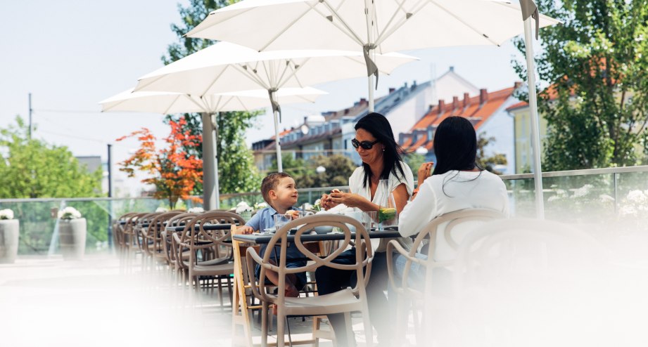 Terrasse, © harry´s home Hotels / Daniel Zangerl