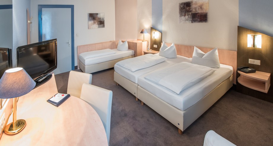 Dreibettzimmer, © Hotel Weidenhof, KaLeo NEST OHG