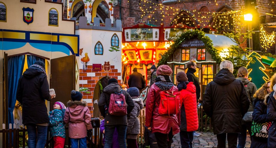 Weihnachtsmarkt in Lübeck, © Weihnachtsstadt des Nordens Lübeck - Kunsthandwerkermarkt Heiligen-Geist-Hospital ©LTM | Olaf Malzahn