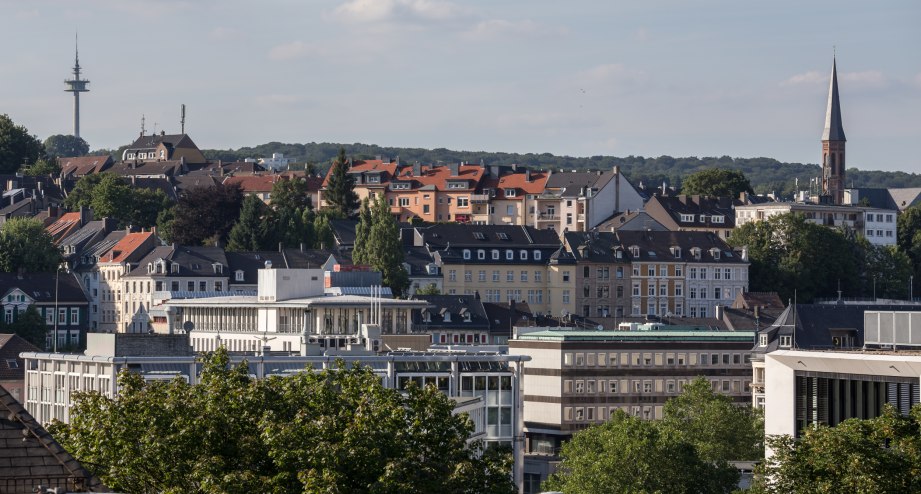 Panorama von Wuppertal - BAHNHIT.DE, © getty, Foto: Teka77