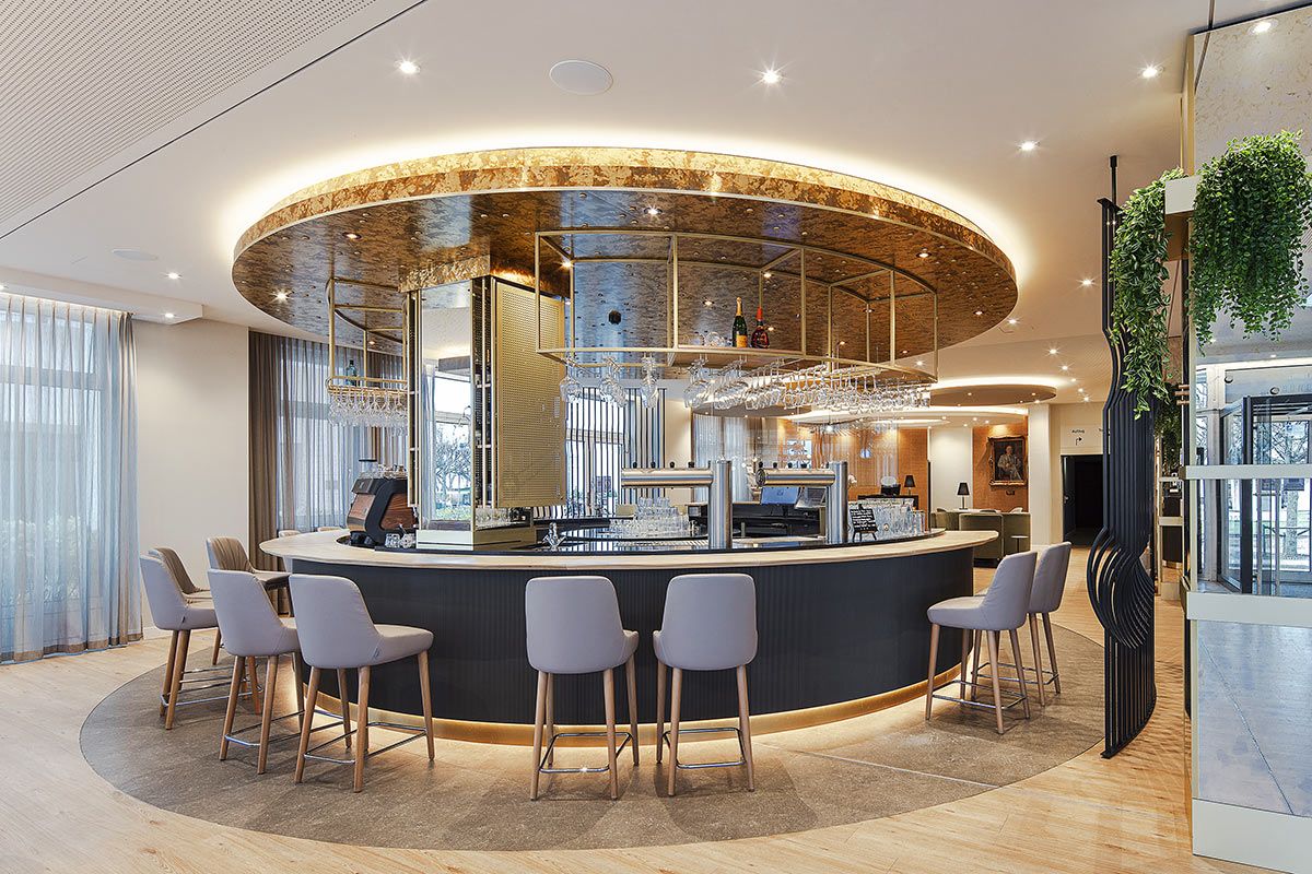 Hotel Bar