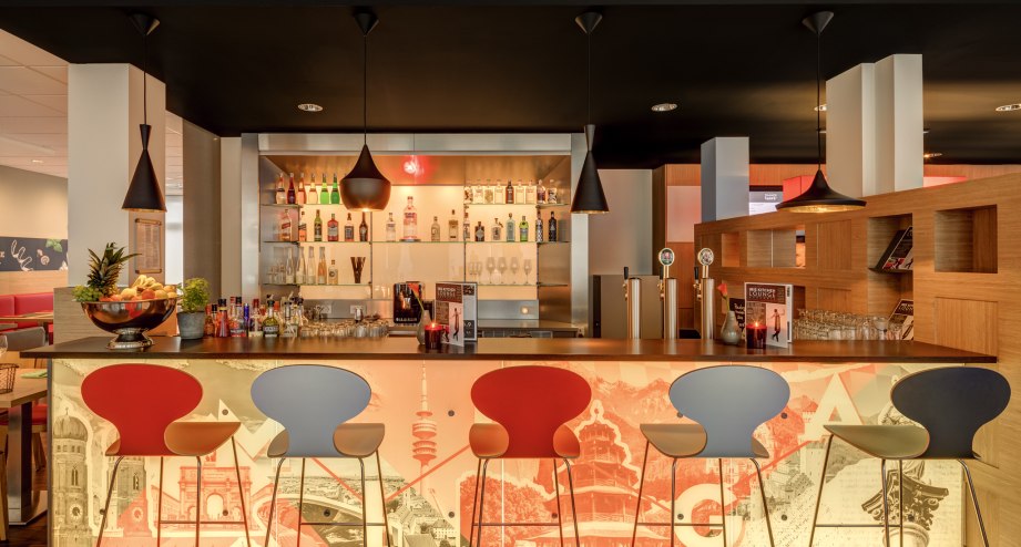 Hotelbar, © Omid Mahdawi