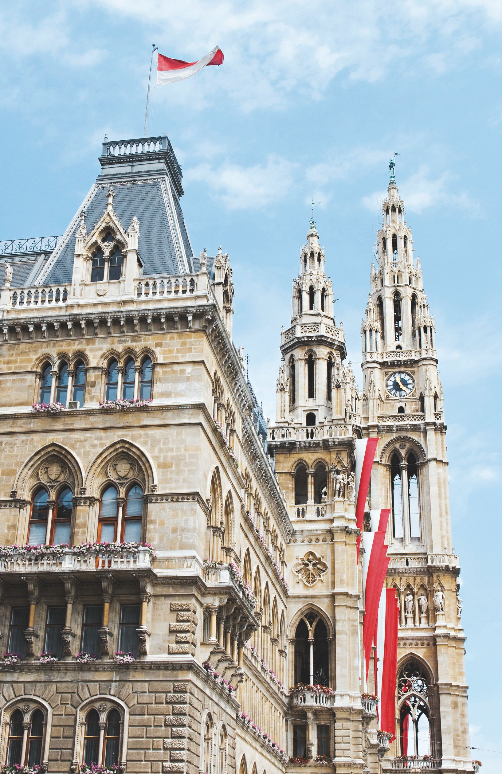 Die neugotische Fassade des Wiener Rathauses.