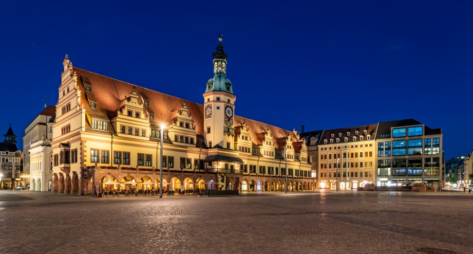 Leipzig Rathaus bei Nacht, © Getty Images 2020 Thomas Kurmeier