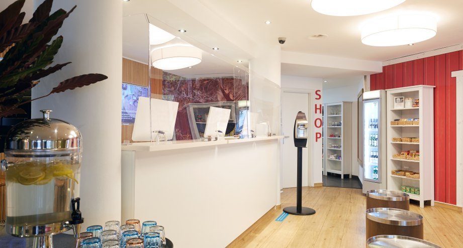 Rezeption & Lobby, © Scandic Berlin Kurfürstendamm