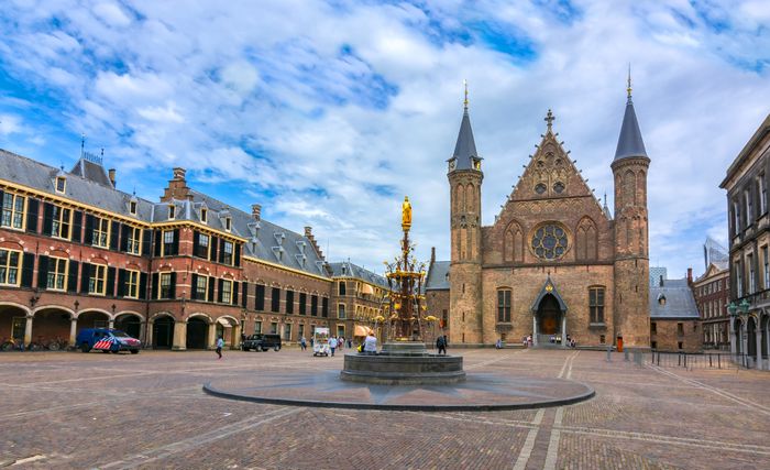 Blick auf den historischen Binnenhof im Zentrum von Den Haag