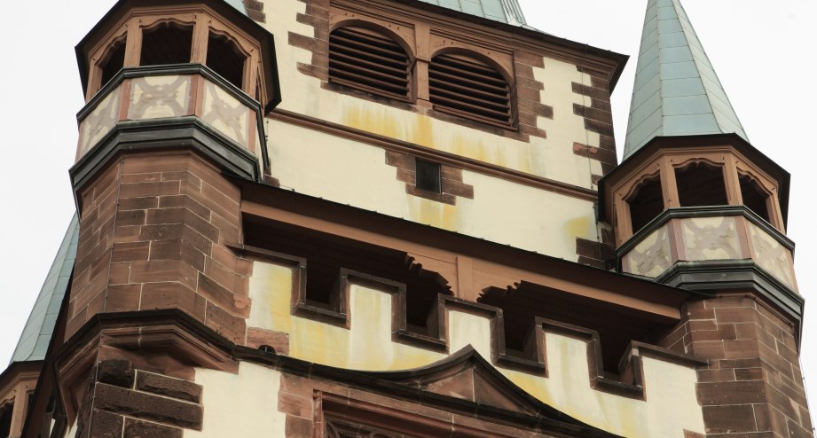 Freiburg Turm mit Uhr, © Getty Images Tibor Bognar