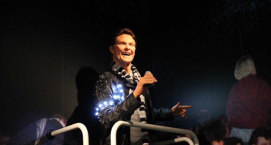 David Hasselhof im Wachsfigurenkabinett Madame Tussauds in Berlin. - BAHNHIT.DE, © visitBerlin: Nina Richter
