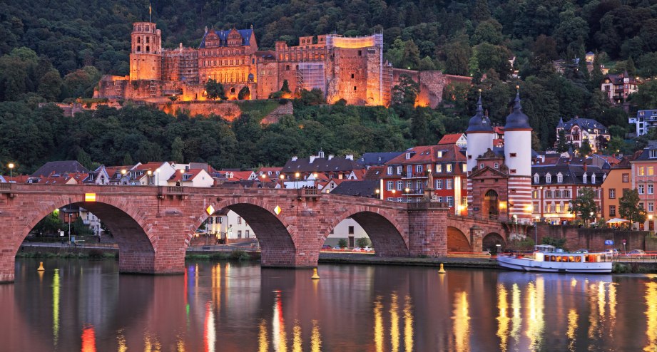 Heidelberg nachts Fluss, © Getty Images Hiroshi Higuchi