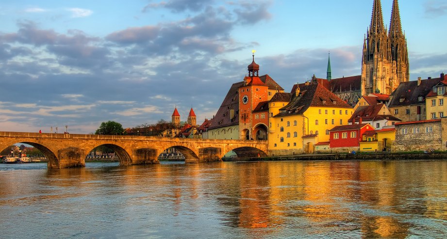 Regensburg Fluss Brücke, © Getty Images 2008 Steve Daggar