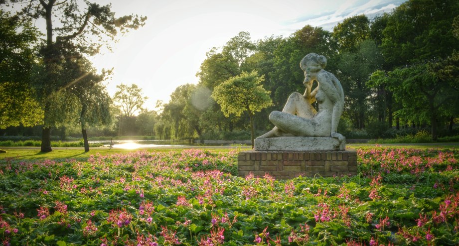 Den Haag Park Statue, © Getty Images Rogilio Reid / EyeEm; 