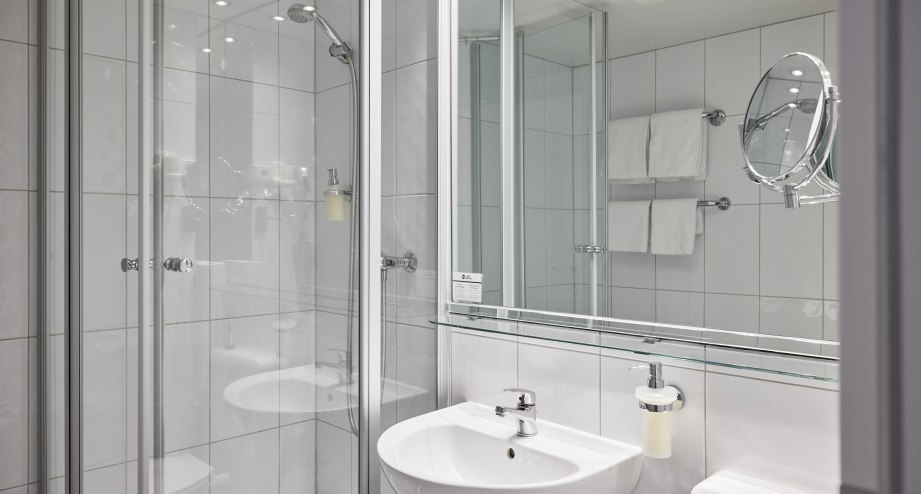 Standard Doppelzimmer - Bad, © Best Western Raphael Hotel Altona, Christian Perl