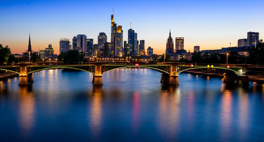 Frankfurt am Main Lichter, © Getty Images Thomas Schelagowski