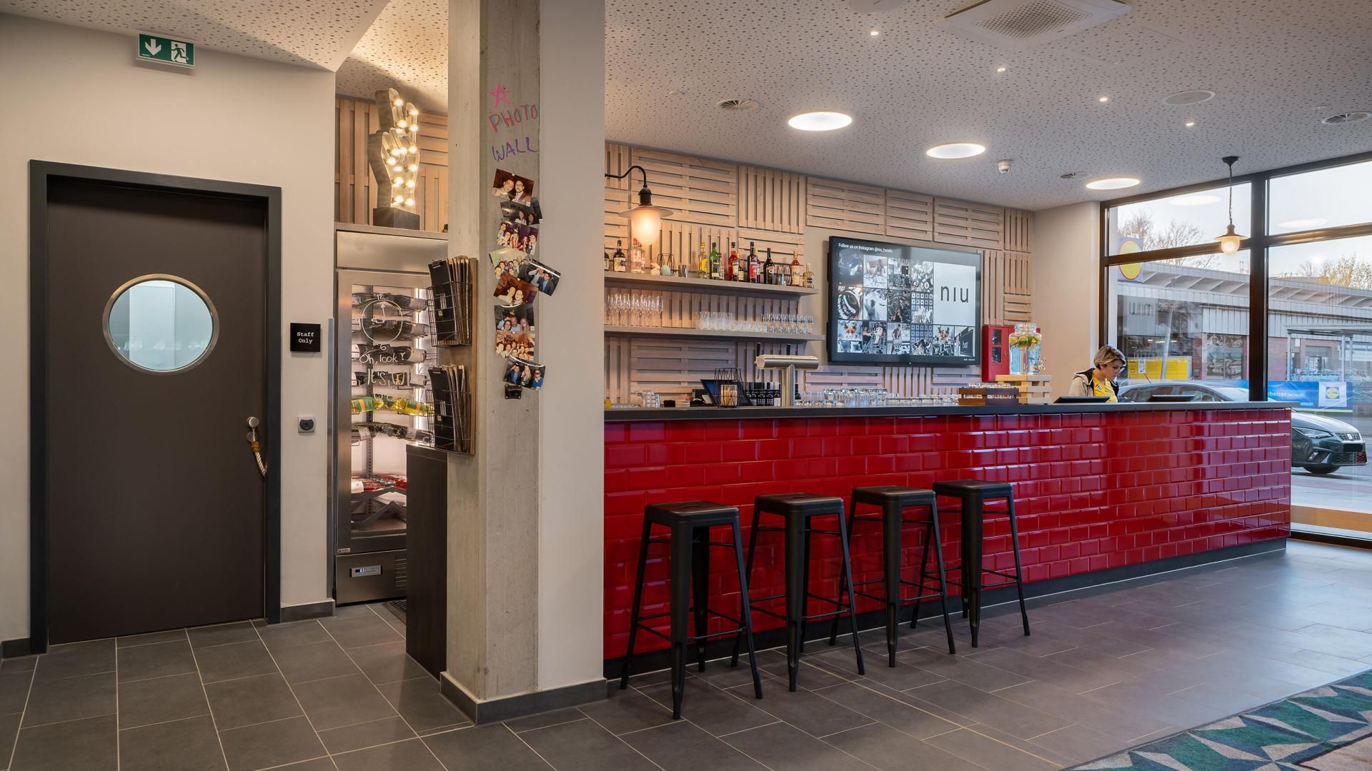 Hotel Bar