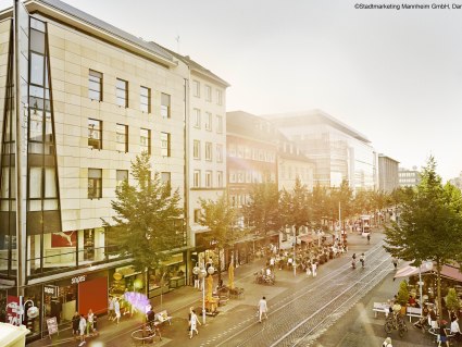 Bahn & Hotel Manheim, © GettyImages, Foto Sina Ettmer, EyeEm