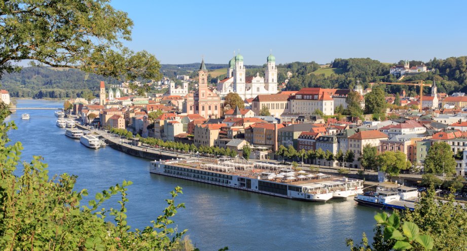 Panorama von Passau. - BAHNHIT.DE, © getty; Foto: Manfred Muenzl