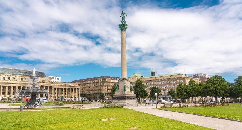 Stuttgart Schlossplatz Säule, © Getty Images Westend61 / A. Tamboly