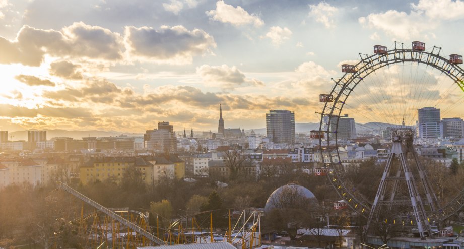 Riesenrad auf dem Prater in Wien. - BAHNHIT.DE, © getty, Foto:  George Pachantouris