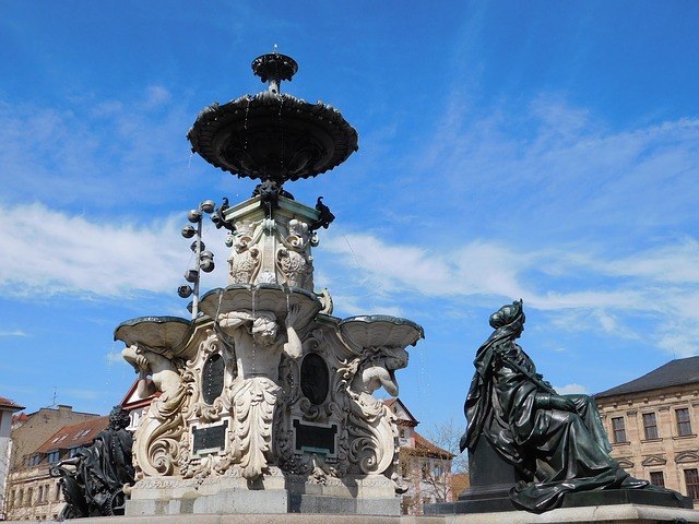 Bahnhit Erlangen Neptunbrunnen, © Pixabay