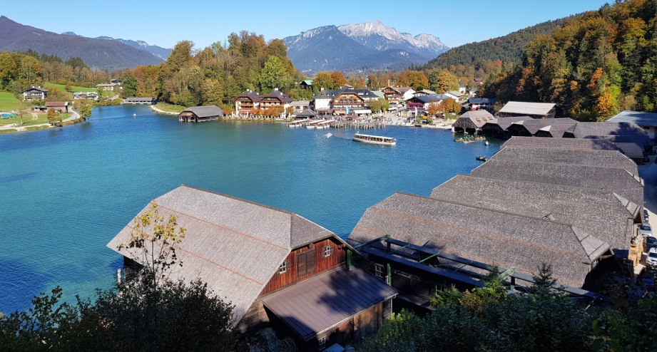 Häuser im See in Bad Reichenhall. - BAHNHIT.DE, © getty; Foto: Ralf Werner Frölich / EyeEm