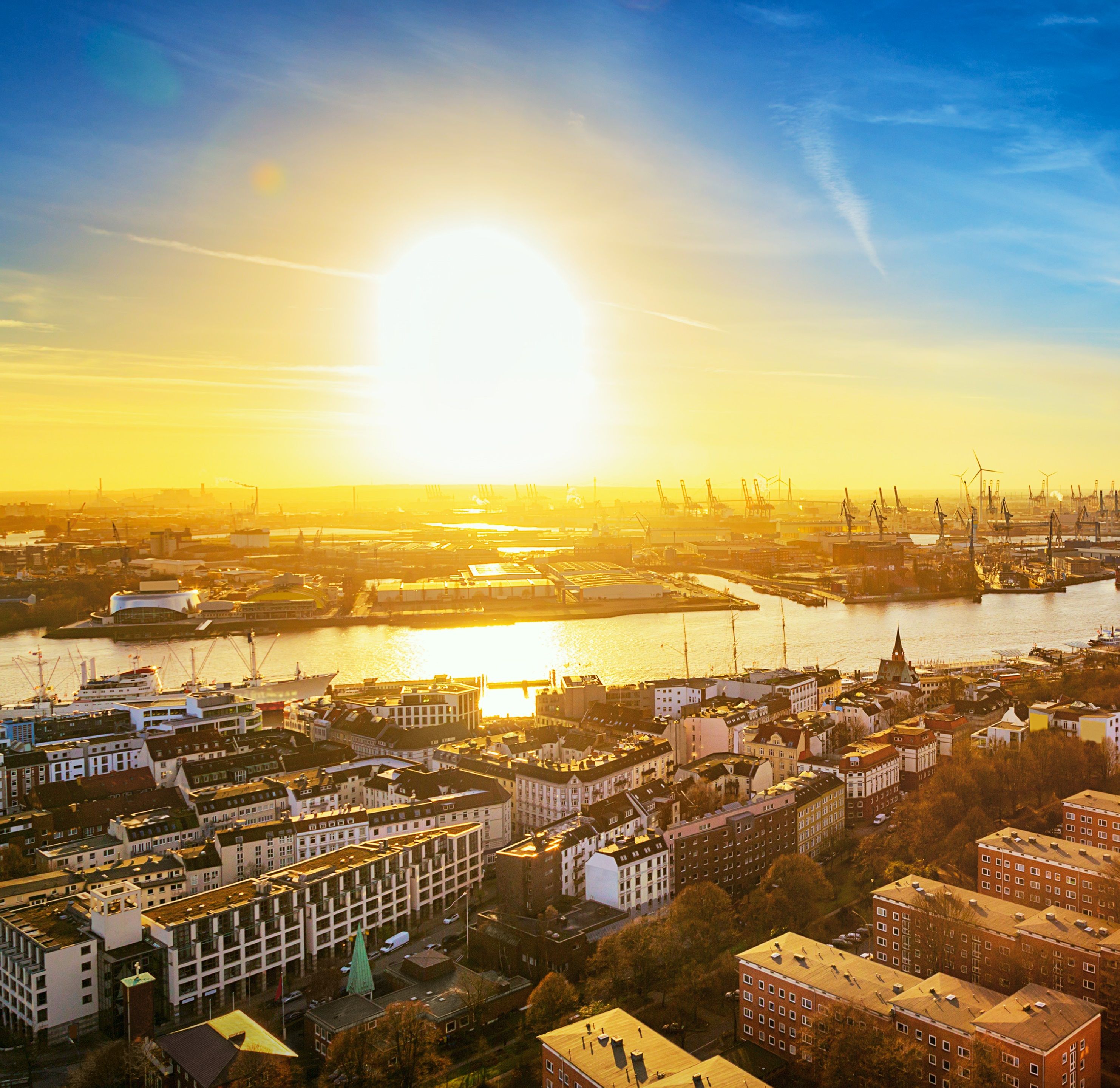 Sonne über Hamburger Hafen