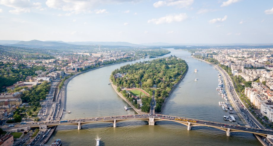 Bahnhit - Budapest, © GettyImages, Алексей Облов
