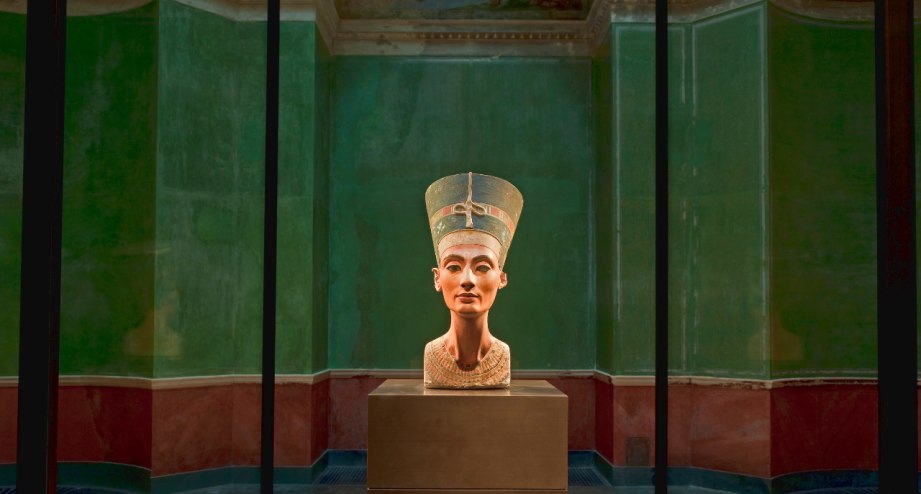Gallerie-BWC-Leistungen-Bueste_Nofretete, © Staatliche Museen zu Berlin_Achim Kleuke