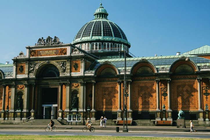Facade of a museum, Ny Carlsberg Glyptotek, © getty images 1996-98 AccuSoft Inc.;