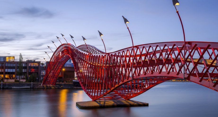 Amsterdam Pythonbrug, © Getty Images Joe Daniel Price