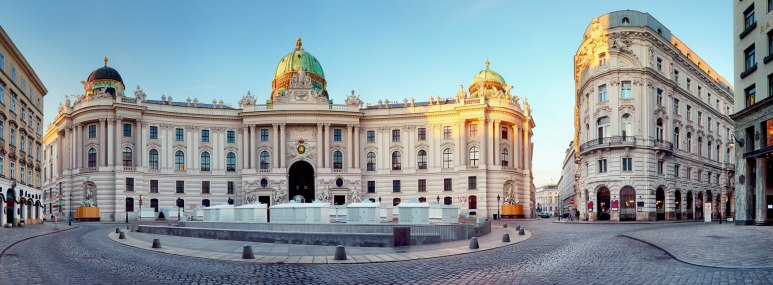 Die ehemalige Kaiserresidenz Hofburg in Wien. - BAHNHIT.DE, © getty, Foto:  TomasSereda