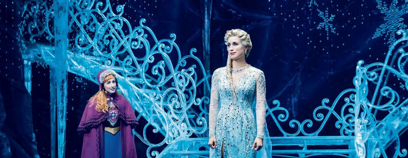 Bühnenszene aus dem Musical Die Eiskönigin. "Du bist Alles"