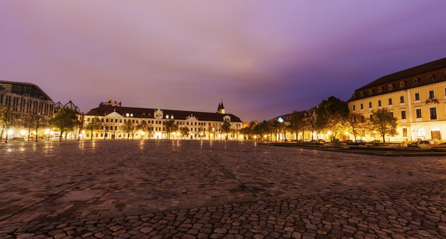 Magdeburg Platz bei Nacht, © Getty Images Henryk Sadura Travel Photography