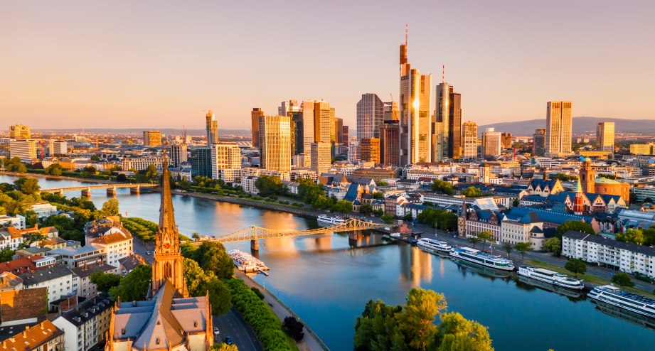 Frankfurt am Main Skyline Main Kirche, © Getty Images Anton Petrus