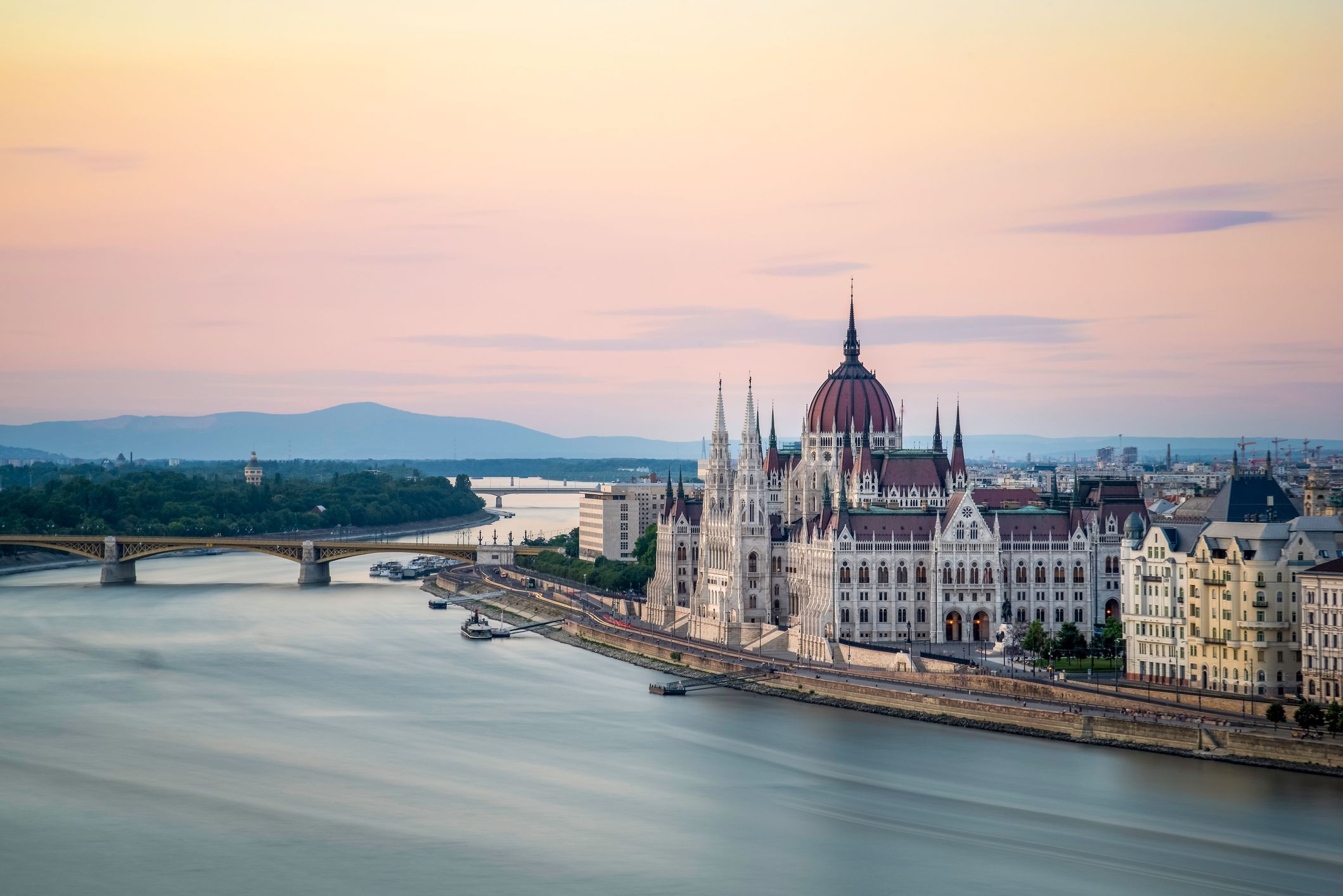 Bahn+Hotel_Budapest