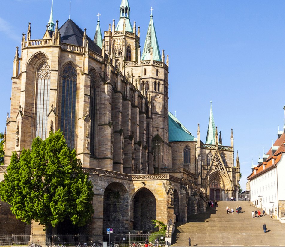 Der Domberg in Erfurt mit dem Dom - BAHNHIT.DE, © getty, Foto: Meinzahn