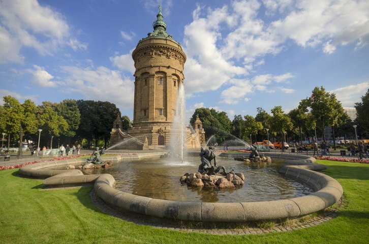 bahnhit Mannheim Wasserturm, © gettyimages Richard Fairless; 