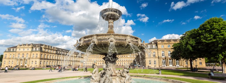 Springbrunnen vor dem Neuen Schloss in Stuttgart - BAHNHIT.DE, © getty, Foto: querbeet