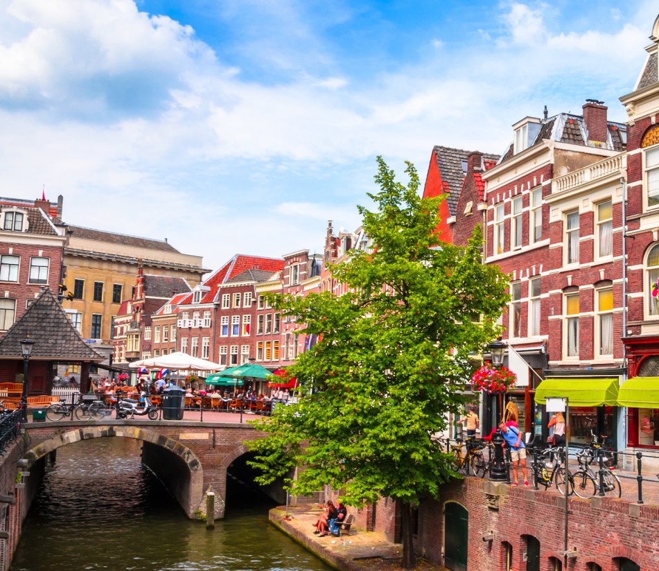 Oudegracht in Utrecht - BAHNHIT.DE, © getty, Foto: Olena Znak