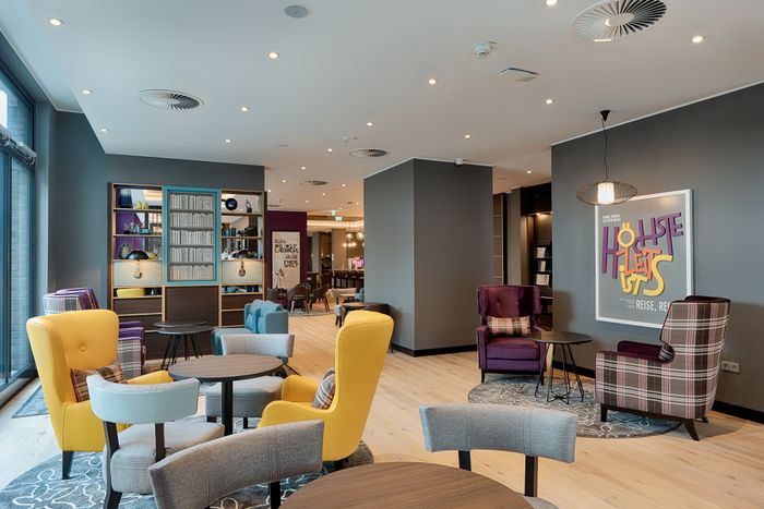 Premier Inn Hamburg City Klostertor Lobby