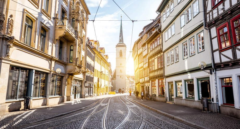 Erfurt Straße Sonne, © Getty Images RossHelen
