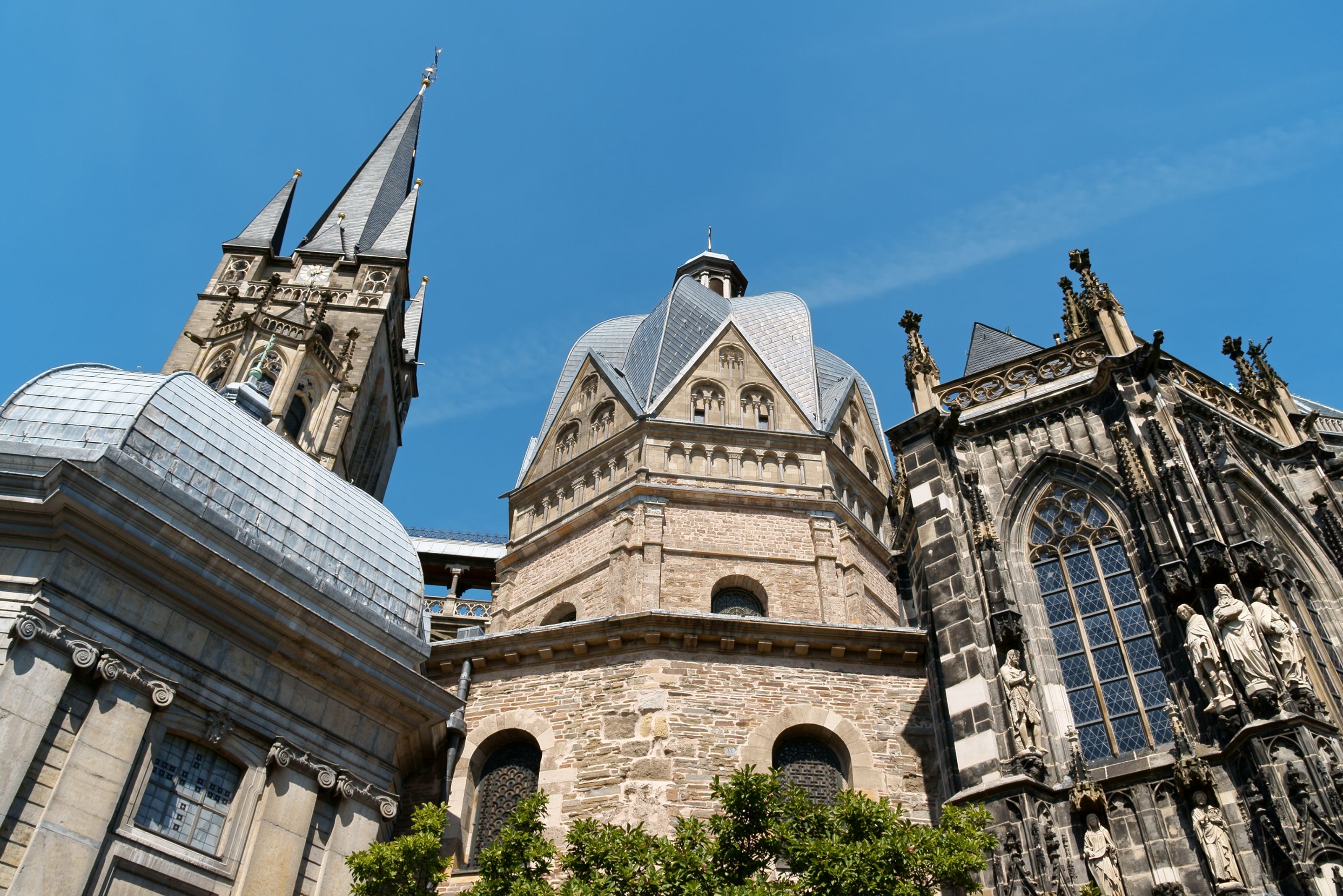 Detailaufnahme des Aachener Doms in Aachen