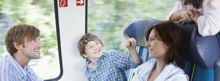 Städtereise Familienreisen Bahnhit Zug, © getty, Foto: altrendo images
