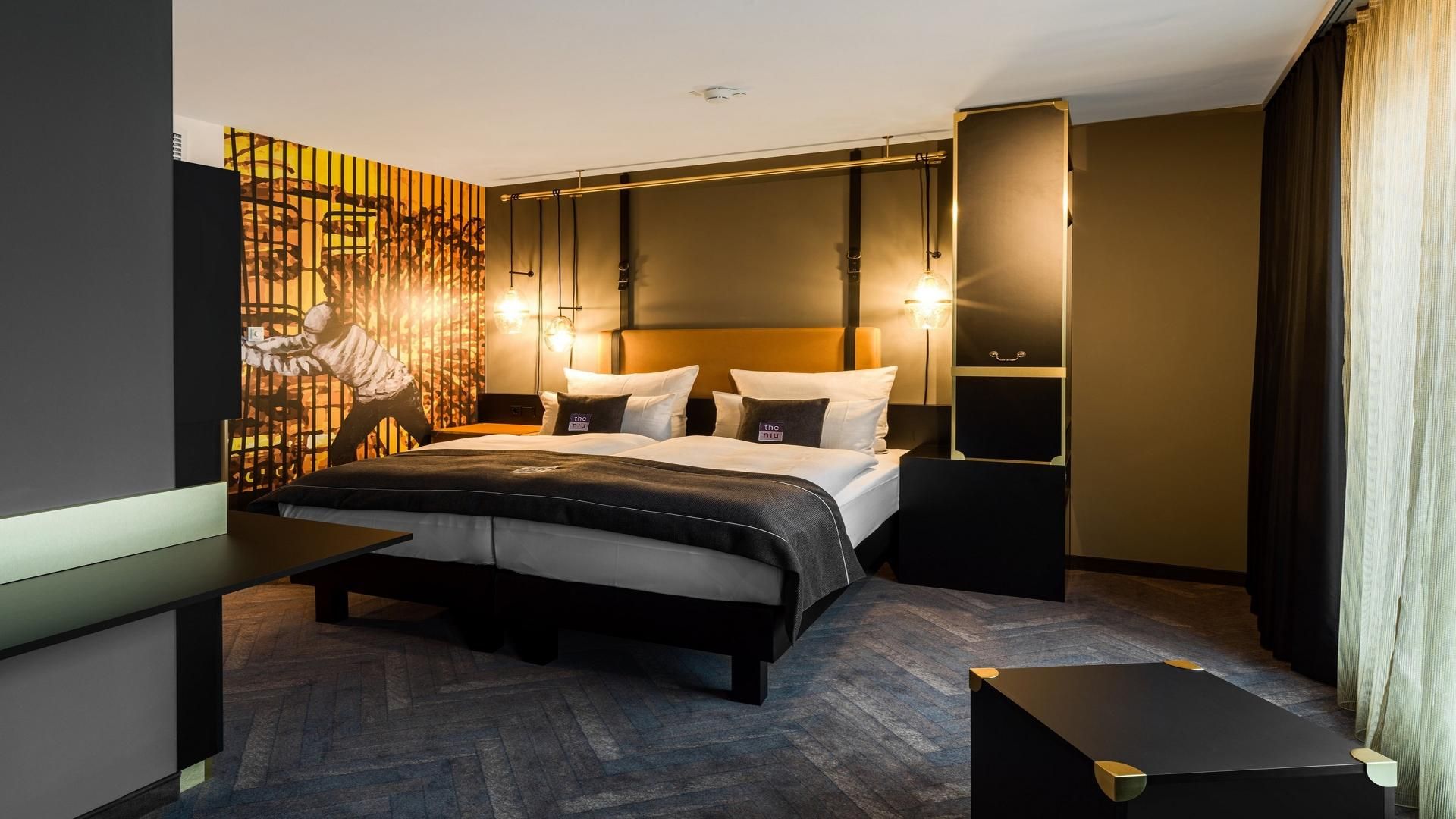 Queen Room